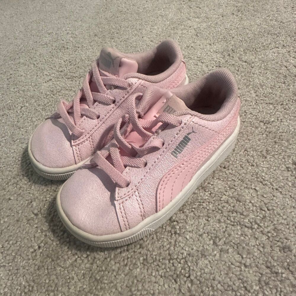 Pink Puma toddler girls classic slip on Sneakers size 6 like new